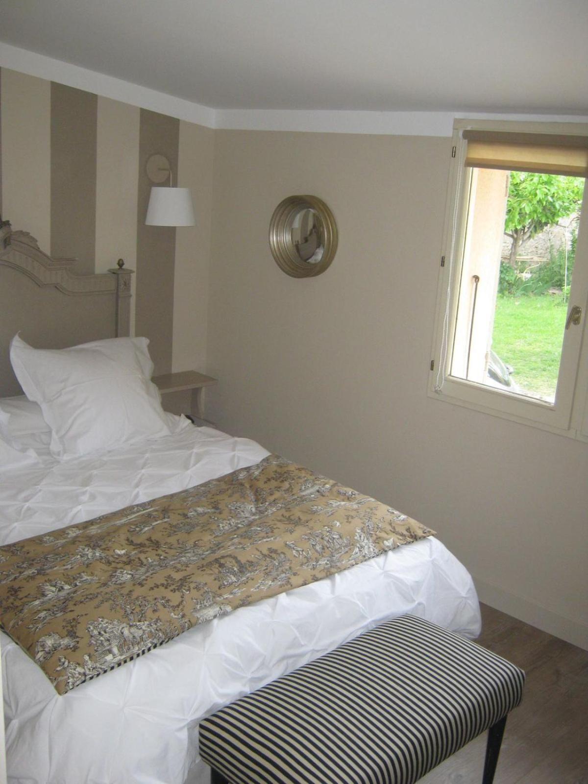 Les Jardins De La Livree Bed & Breakfast 3*