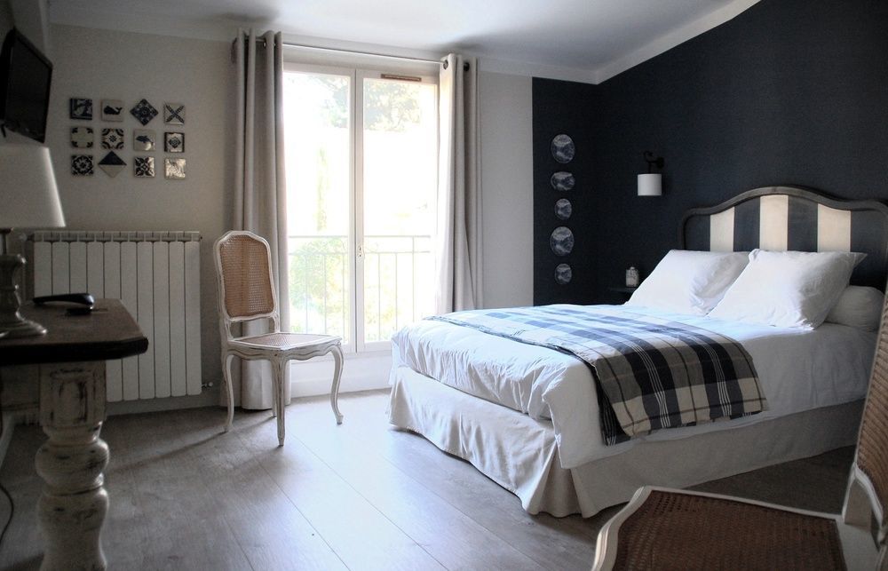 Les Jardins De La Livree Bed & Breakfast 3*
