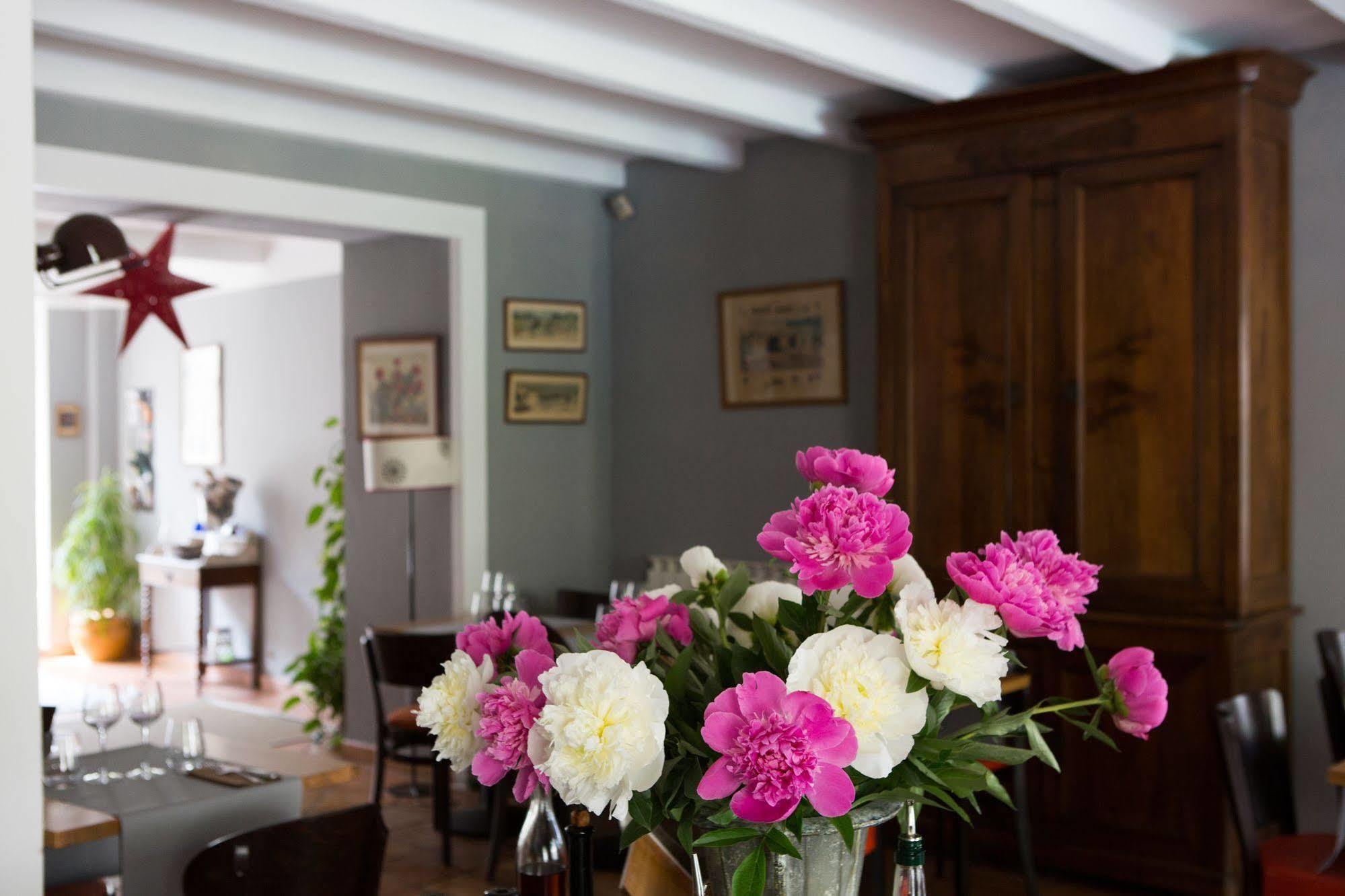 Bed & Breakfast Les Jardins De La Livree 3*