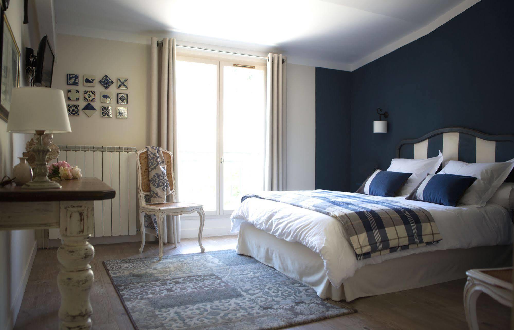 Les Jardins De La Livree Bed & Breakfast 3*